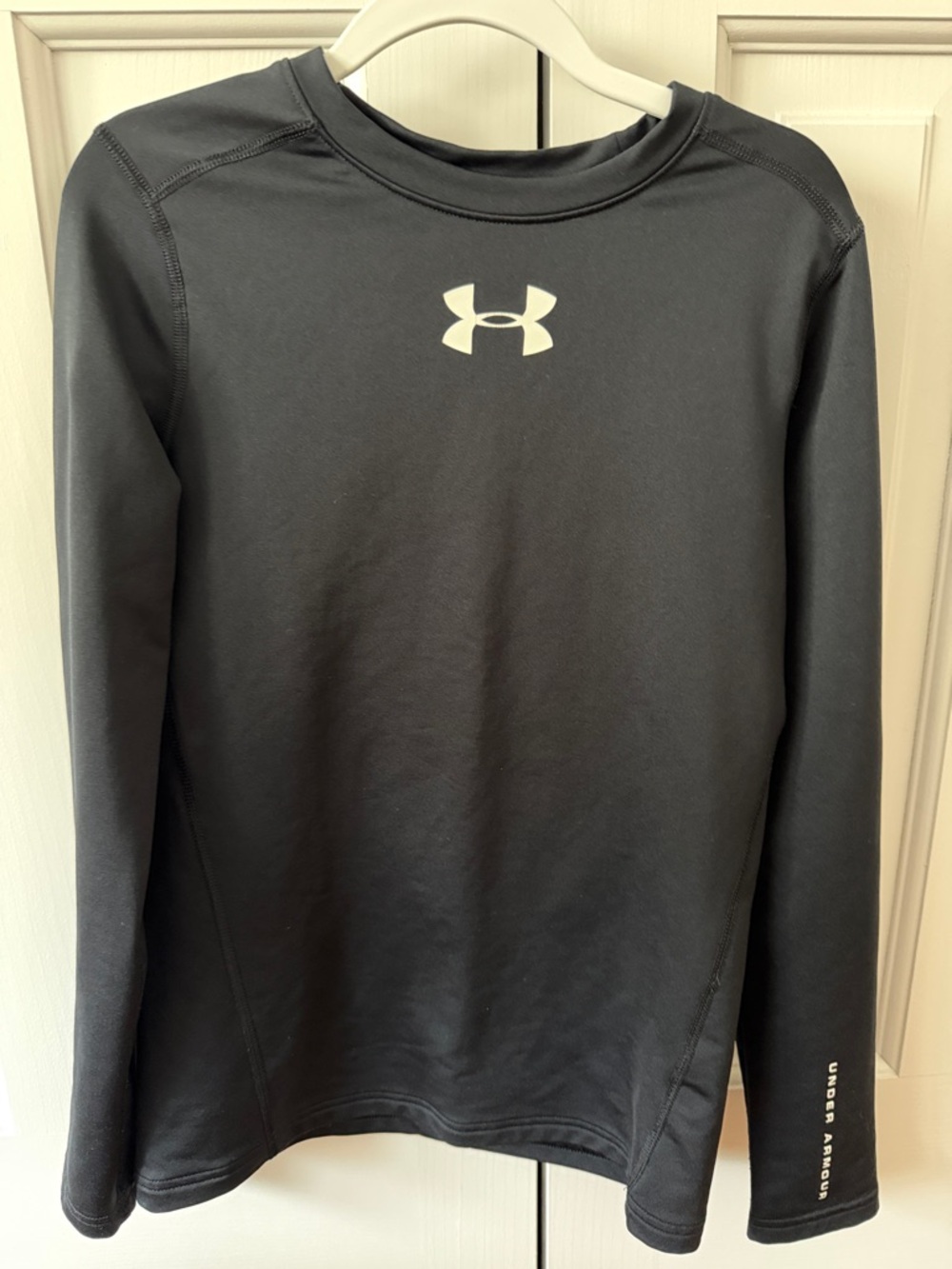 Under Armour Black Long-Sleeve Crew Performance Shirt